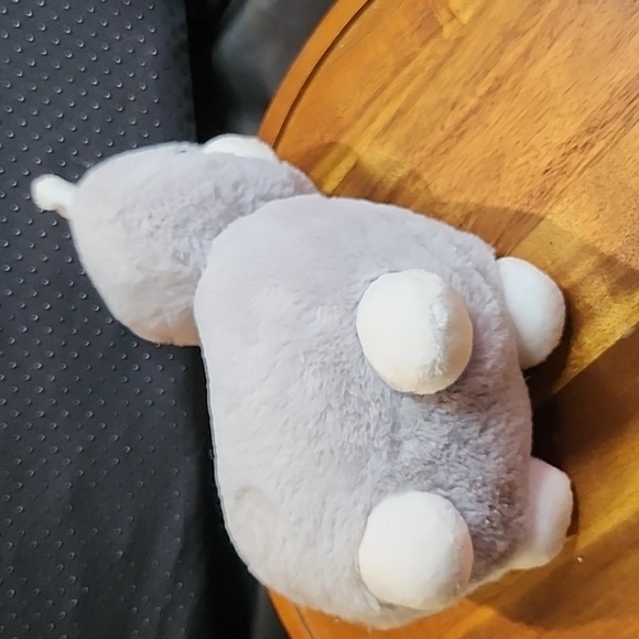 Llama Plush, Gray/White, 8" x 6" - Picture 4 of 7